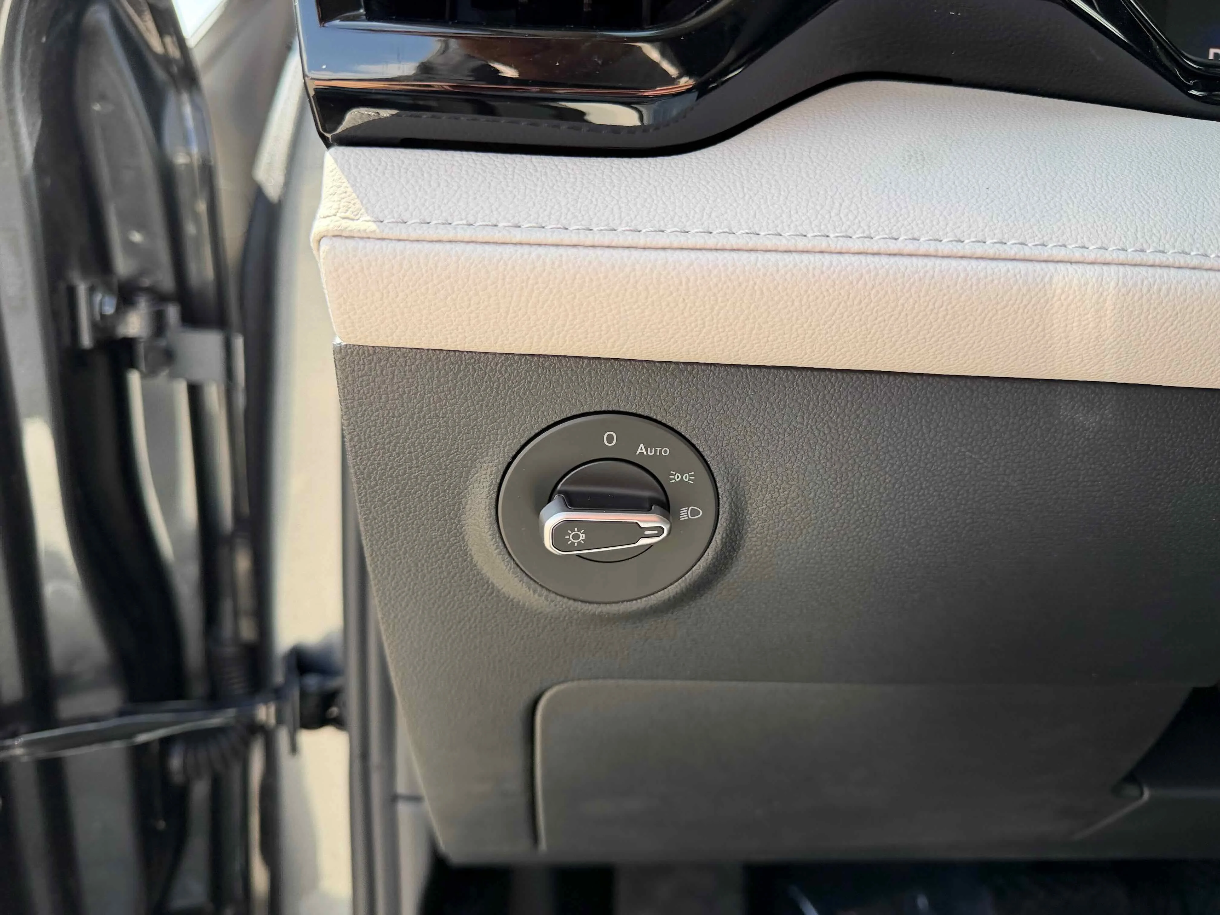New 2026 Platinum Gray Volkswagen S image 23