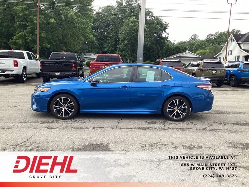 Used 2019 Blue Toyota SE image 4