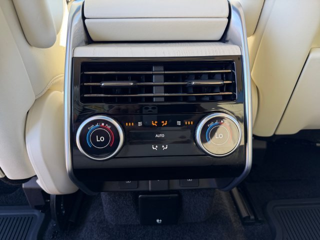 Used 2024 Silver Land Rover SE image 29