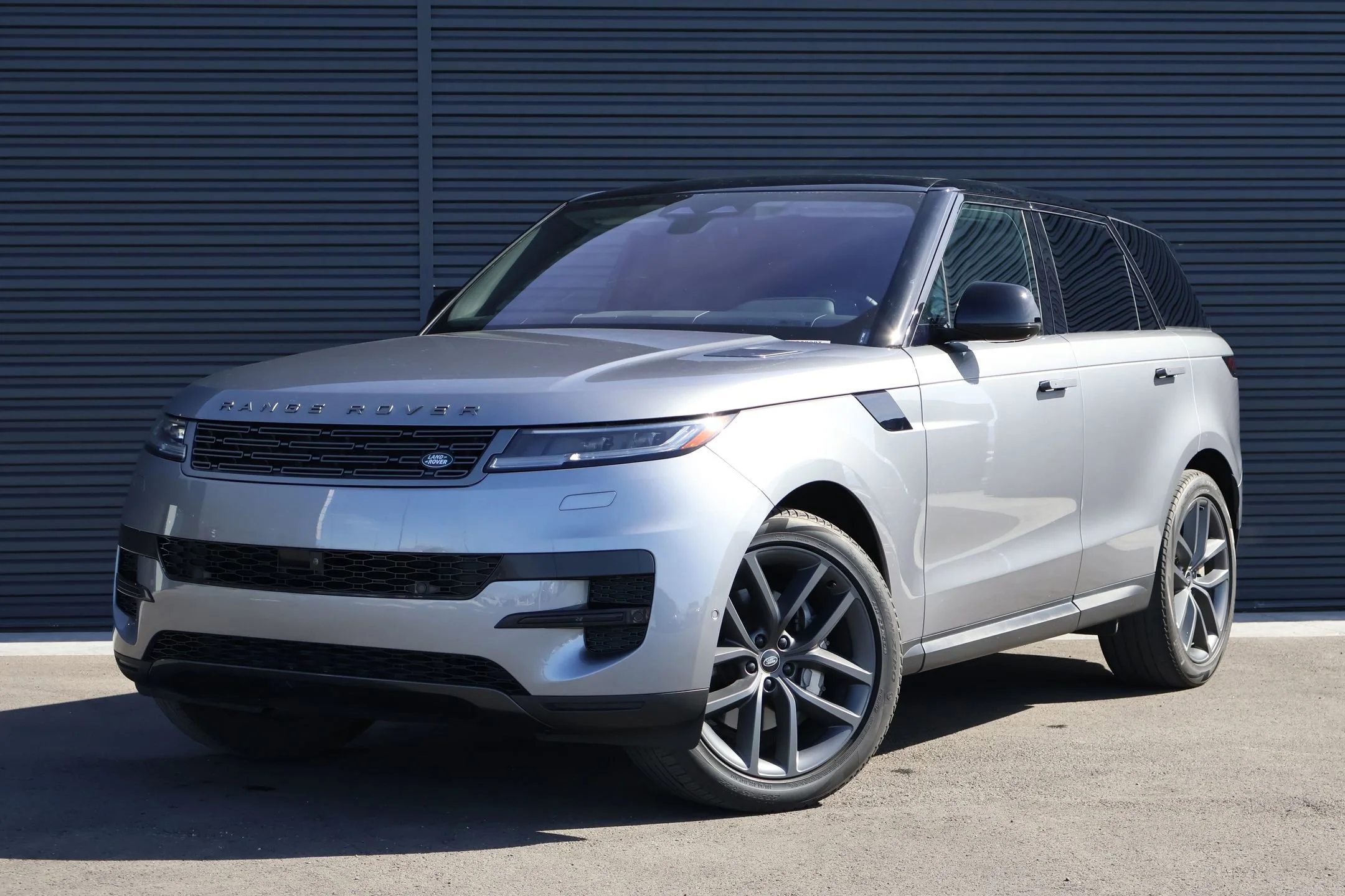 2023 Land Rover Range Rover Sport P360 SE MHEV's photo
