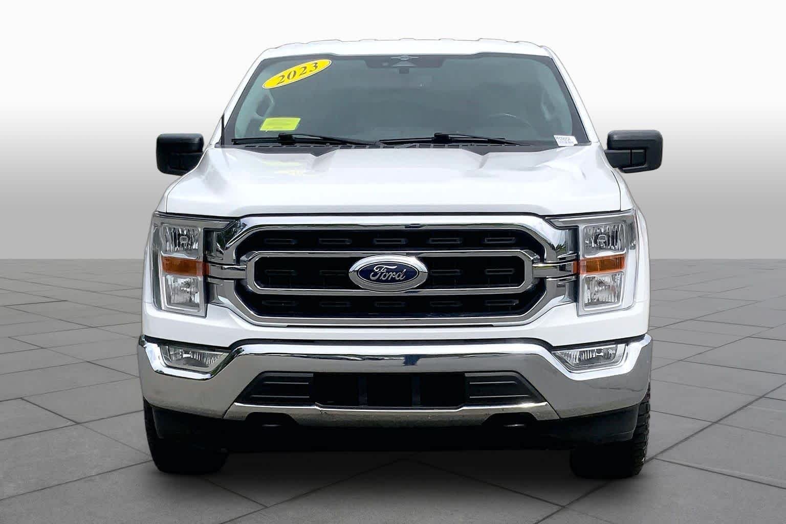 Used 2023 Oxford White Ford XLT image 4
