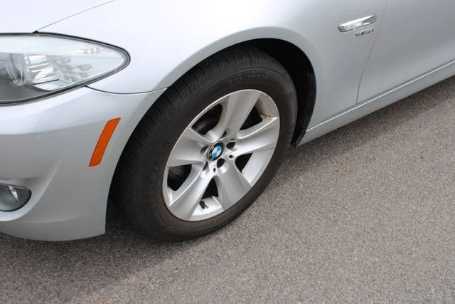 Used 2012 Silver BMW 528i xDrive image 12