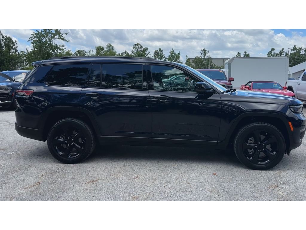 Used 2024 Blue Jeep Limited 4x2 image 9