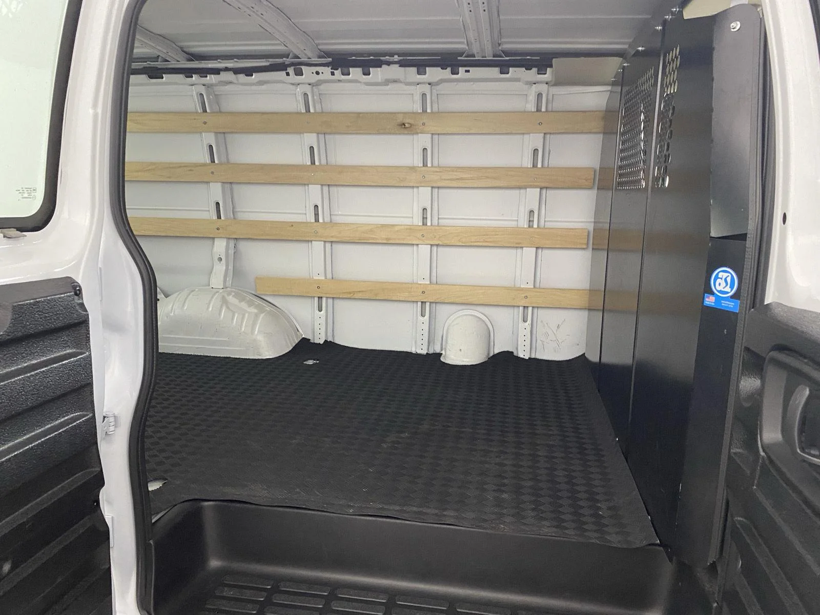 Used 2025 Summit White Chevrolet Cargo Van image 3