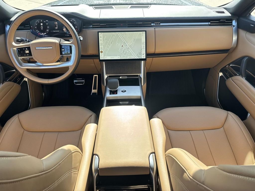 New 2026 Santorini Black Land Rover SE image 9
