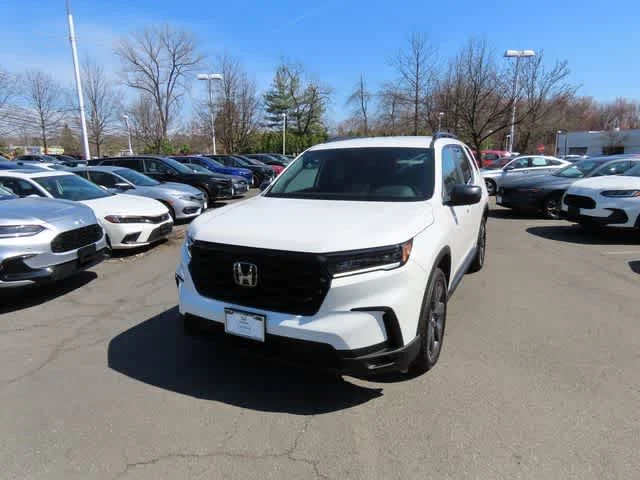 2023 Honda Pilot Sport AWD's photo