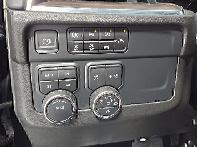 Used 2025 Black Chevrolet Z71 image 28