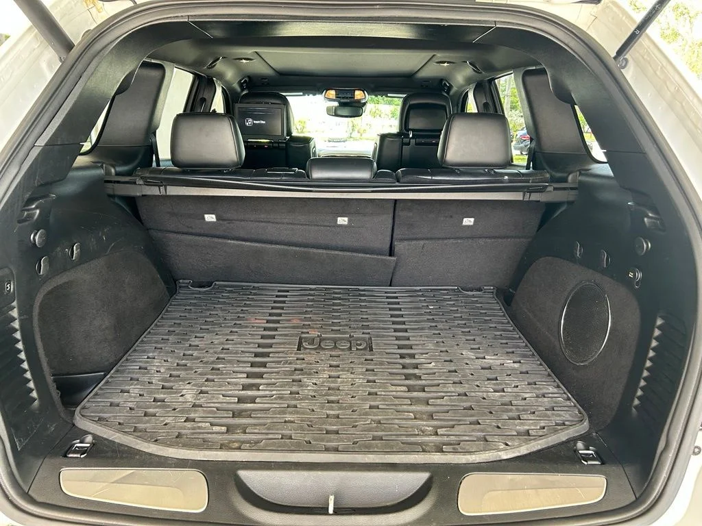 Used 2018 White Jeep Overland image 36