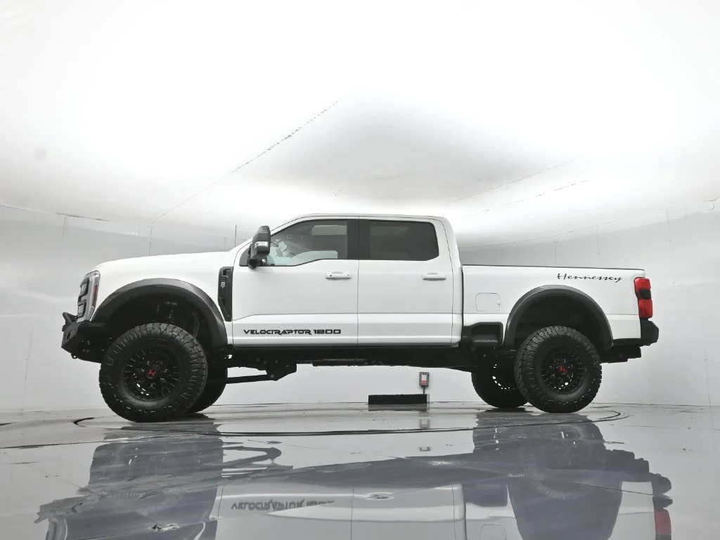New 2026 Star White Metallic Tri-Coat Ford Lariat image 7