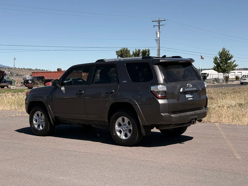 Used 2022 Magnetic Gray Metallic Toyota SR5 Premium image 4