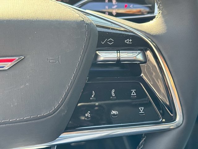 2026 Cadillac OPTIQ V-Series - Photo 25