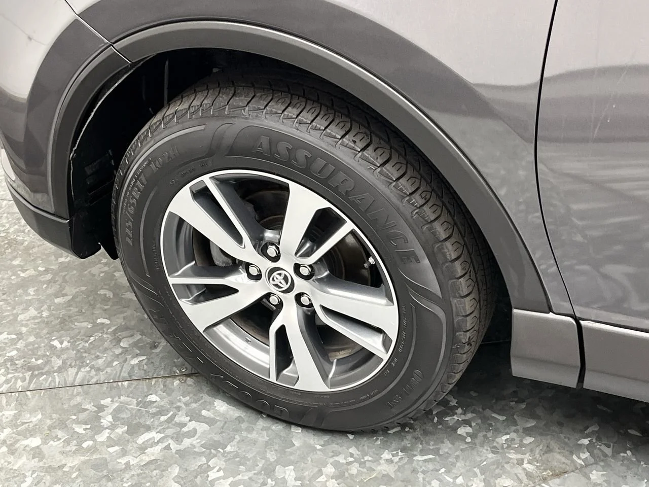 Used 2016 Gray Toyota XLE image 28