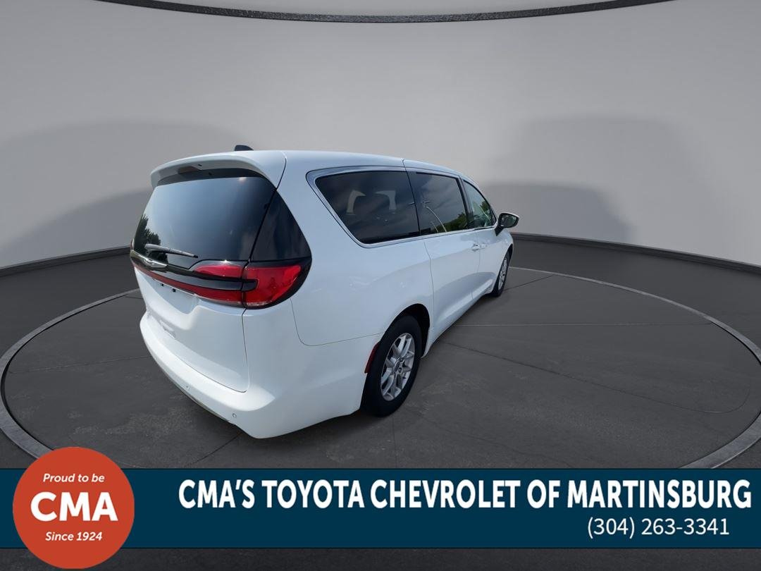 Used 2023 Bright White Clearcoat Chrysler Touring L image 8