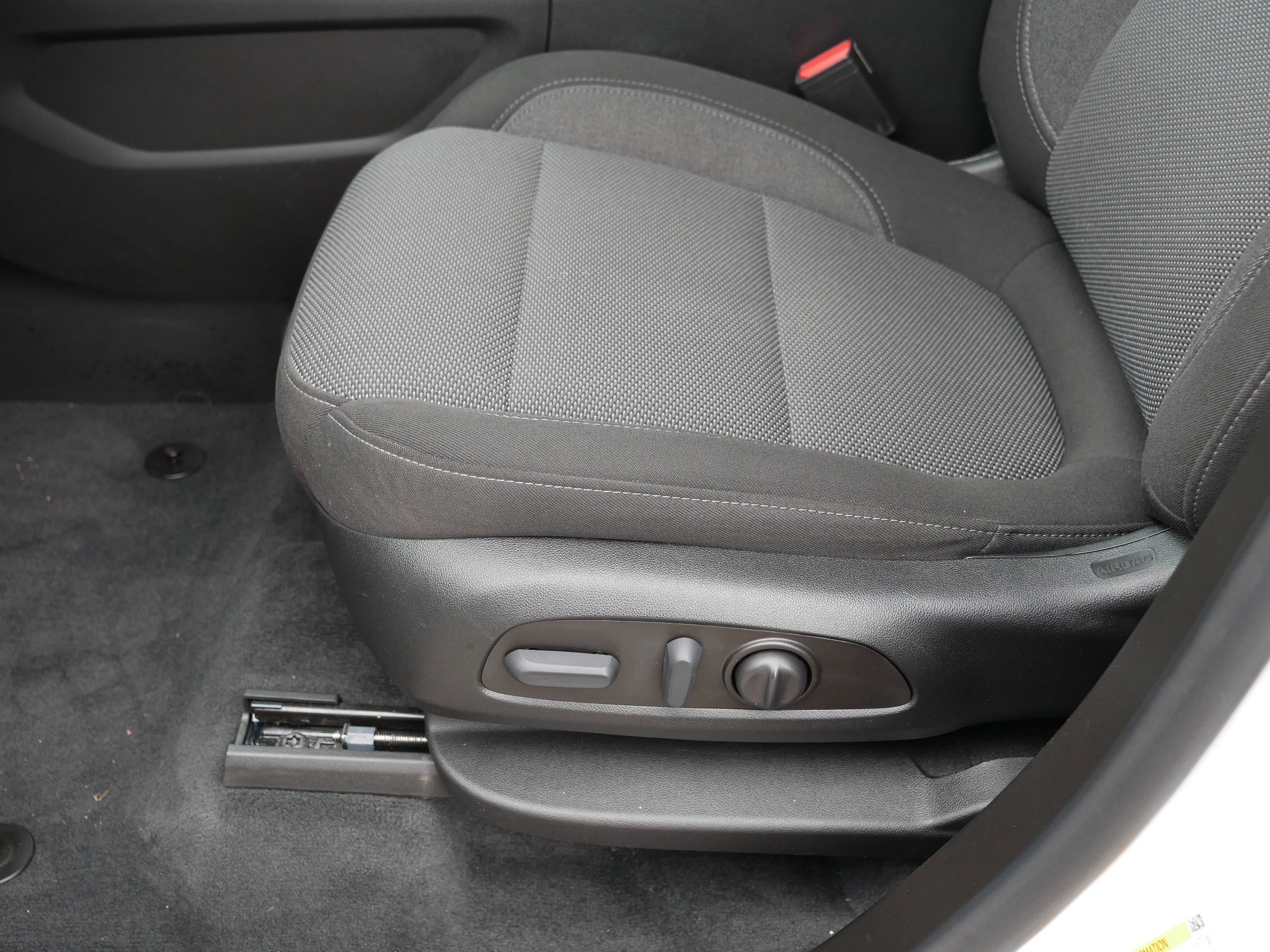Used 2023 Summit White Chevrolet LT Cloth image 20