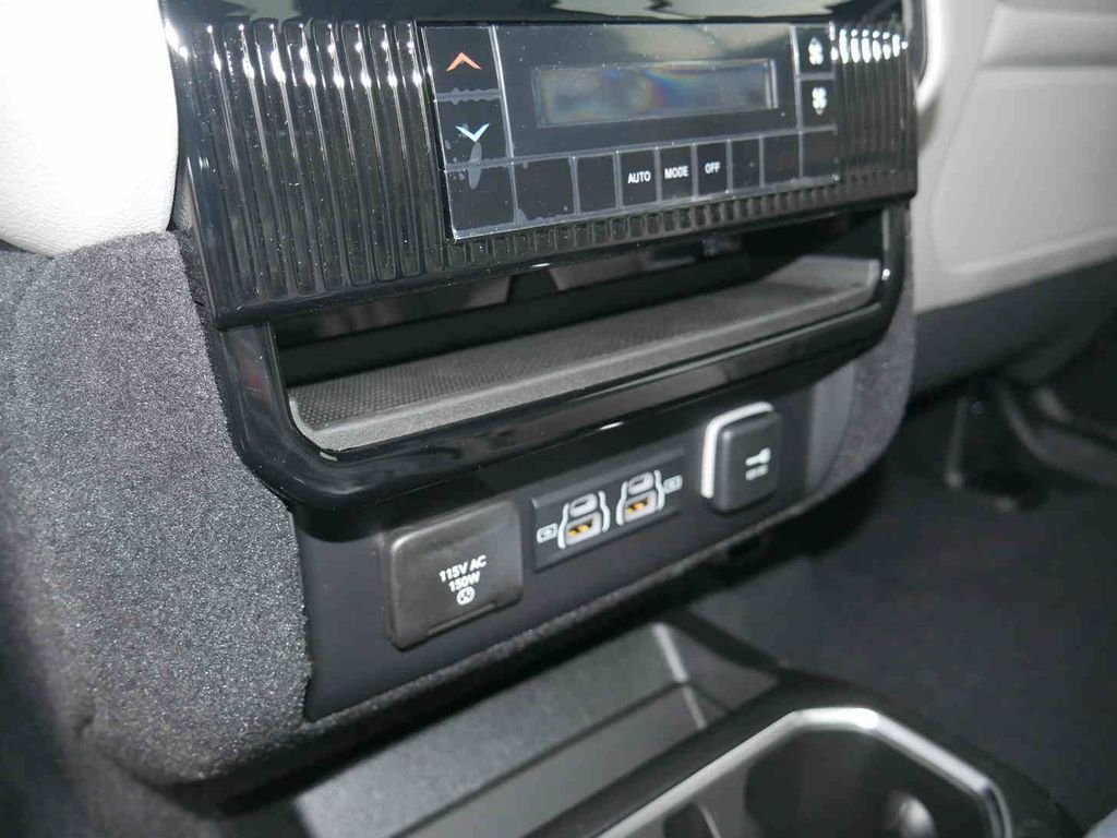New 2026 Steel Blue Exterior Paint Jeep Grand Wagoneer image 13