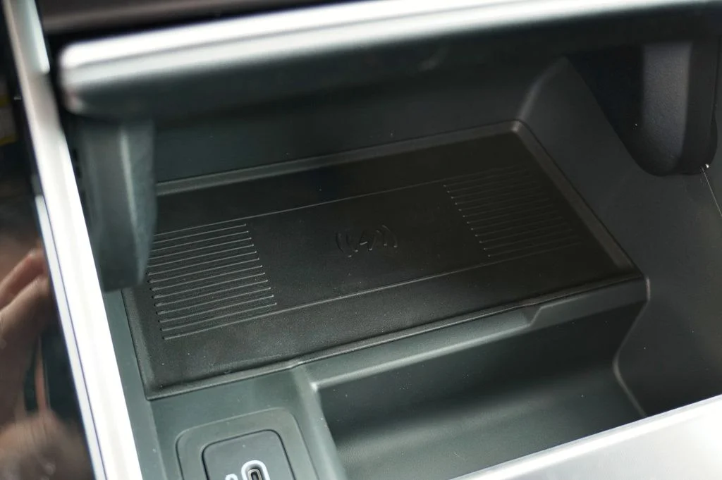 New 2026 Carpathian Grey Land Rover Belgravia Edition image 29