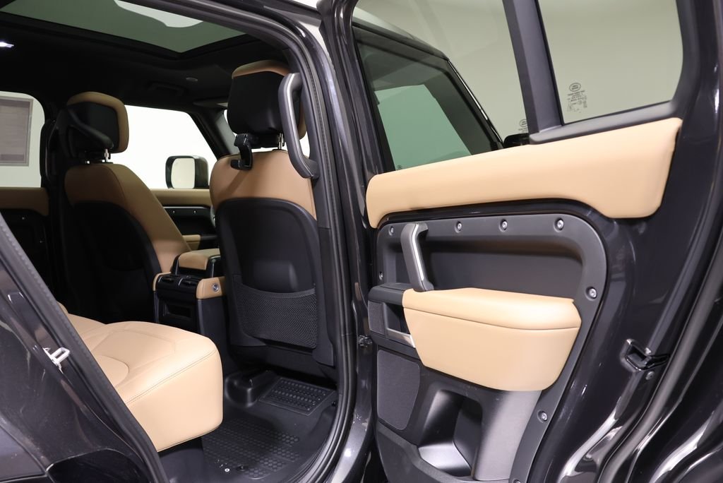 2026 Land Rover Defender X-Dynamic SE - Photo 44