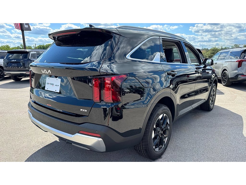 New 2026 Ebony Black Kia S image 4