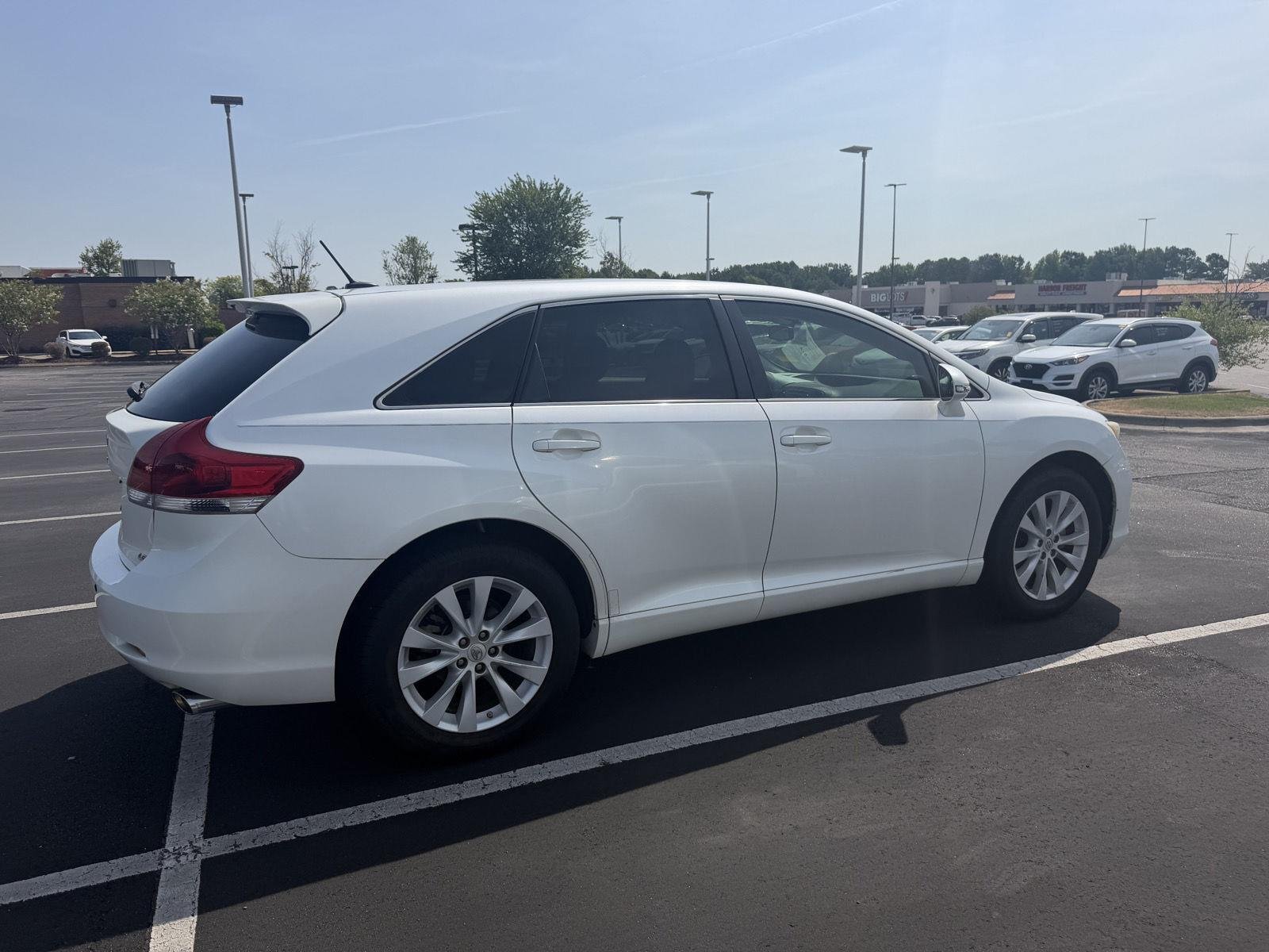 Used 2015 Blizzard Pearl Toyota LE image 4