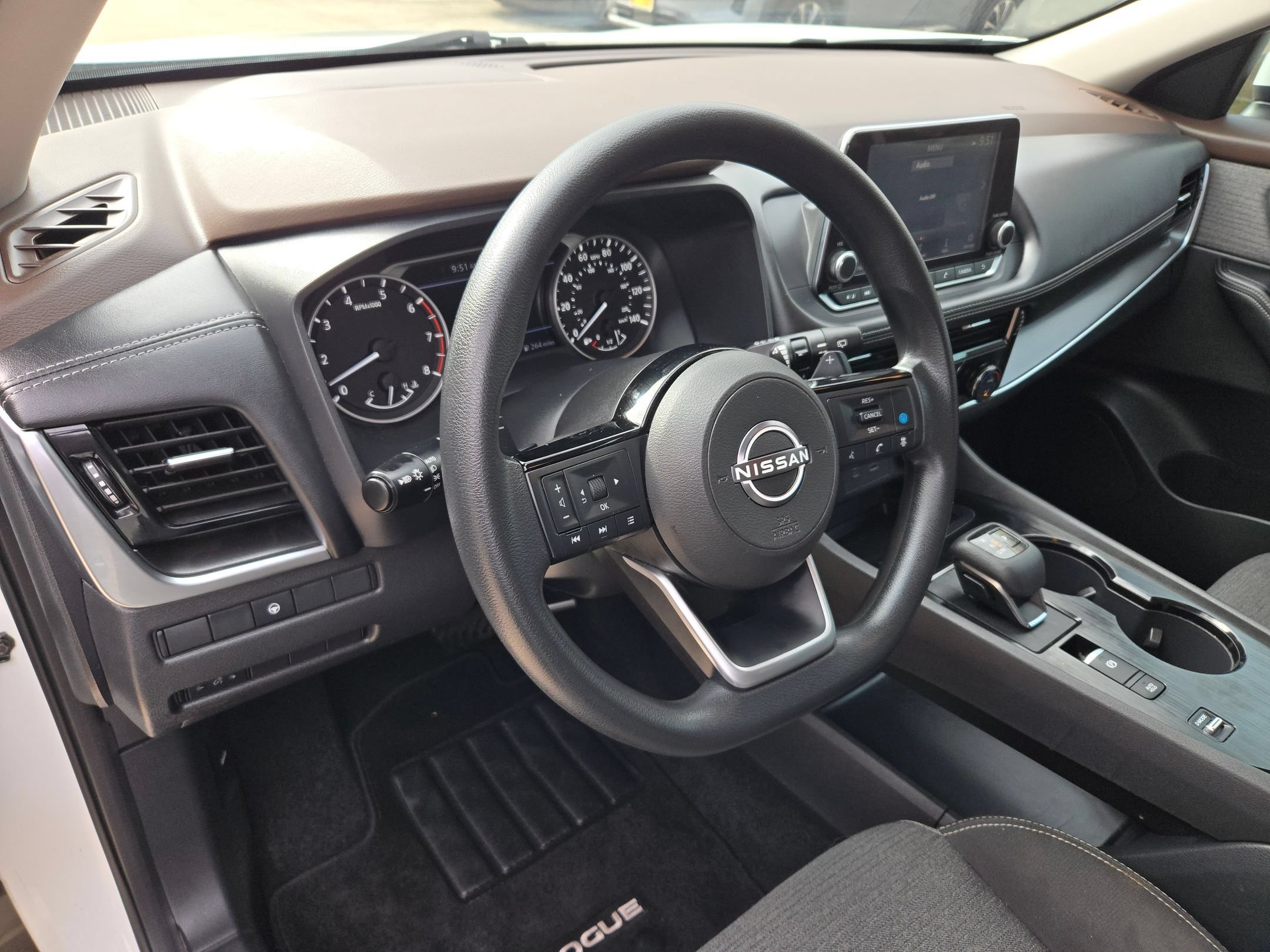 Used 2022 Pearl White Tricoat Nissan SV image 10