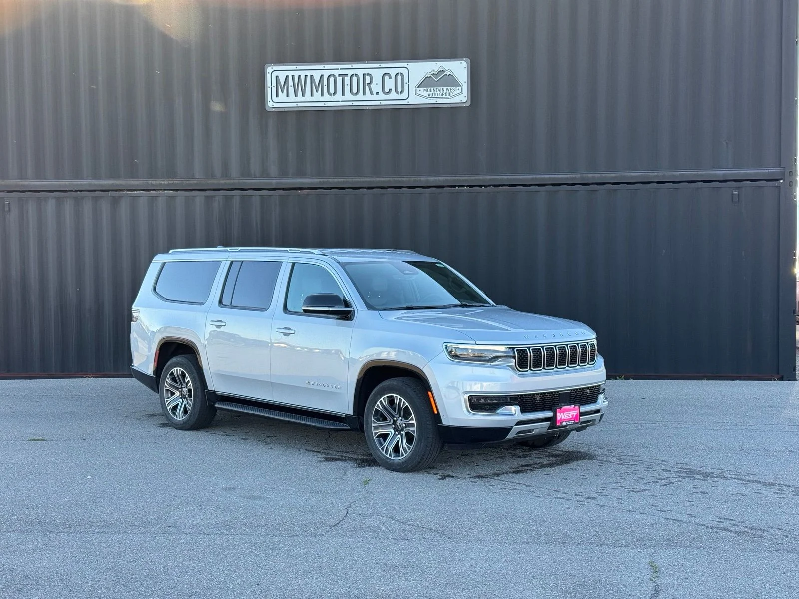 Used 2025 Silver Jeep Series II image 1