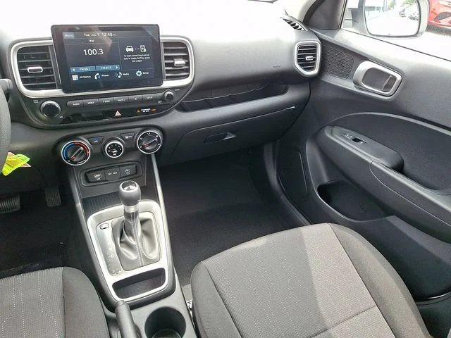 New 2026 White Hyundai SE image 11