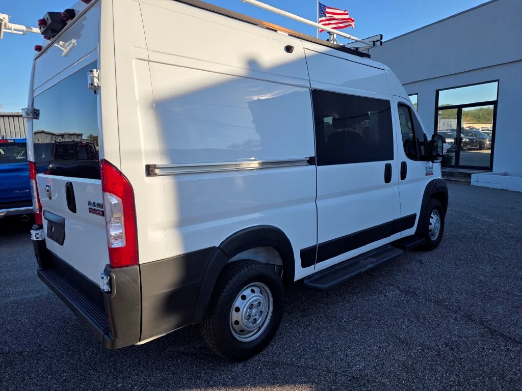 Used 2022 White Ram Base image 5