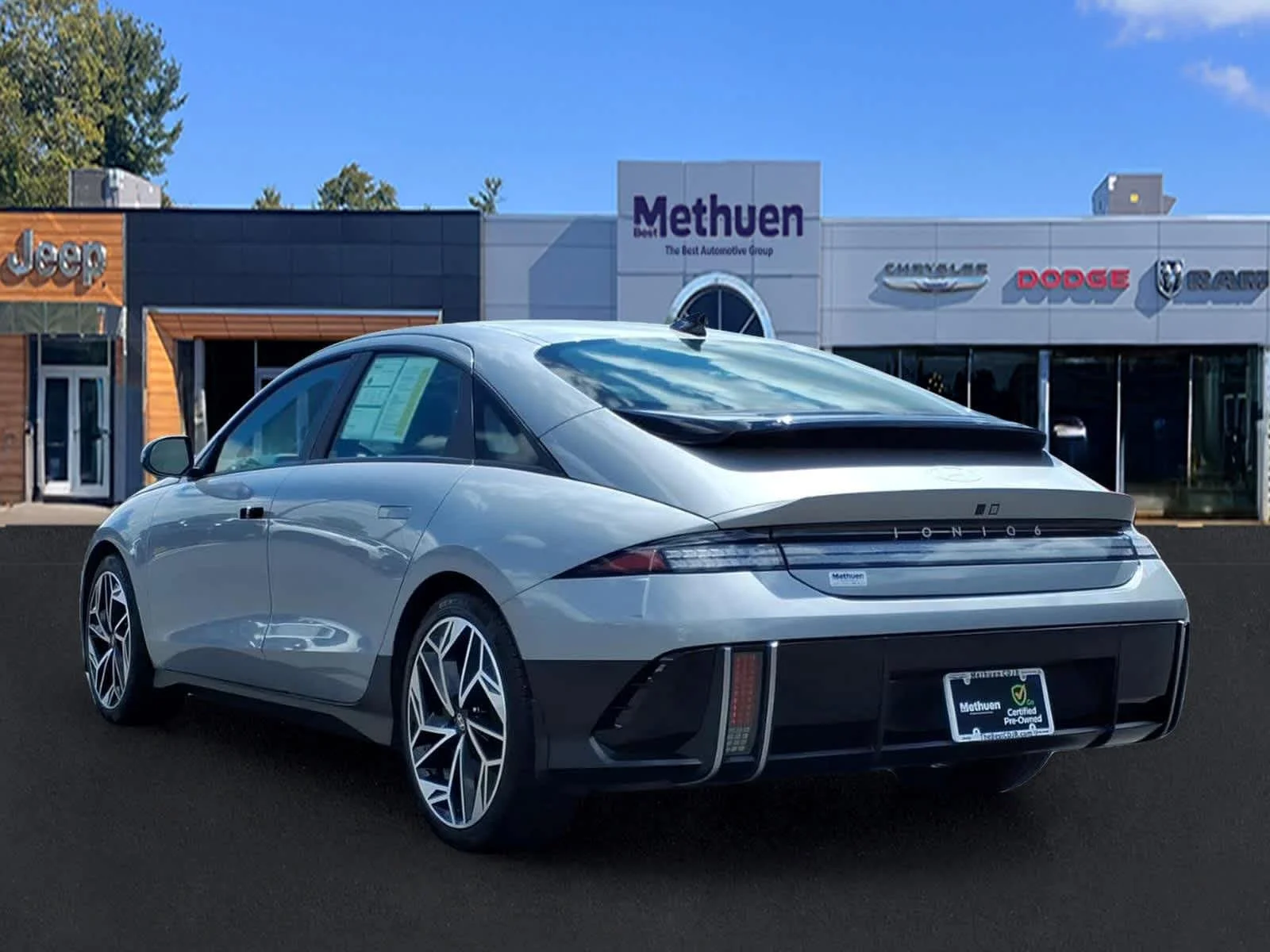 Used 2023 Curated Silver Hyundai SEL image 6