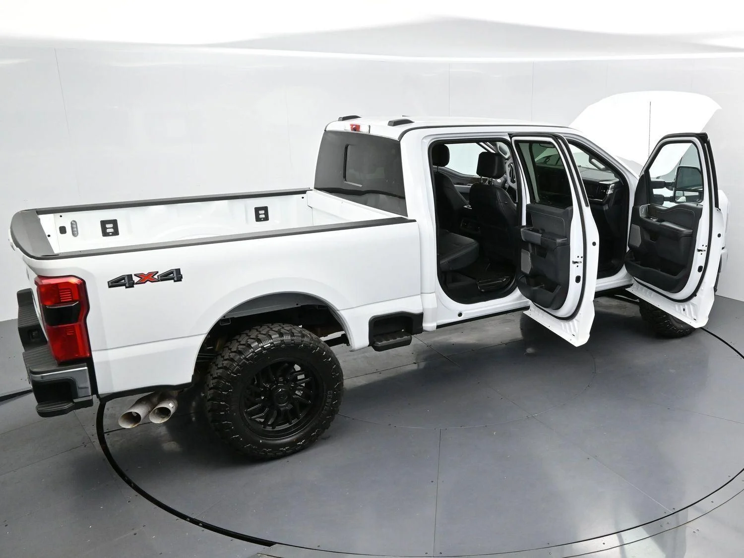 Used 2024 Oxford White Ford LARIAT image 33