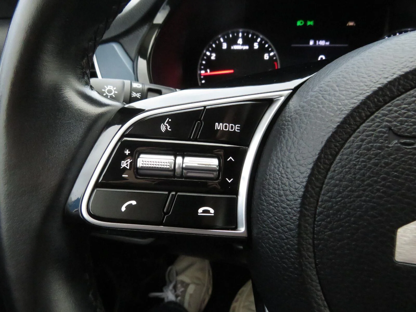 Used 2022 Cherry Black Kia S image 30