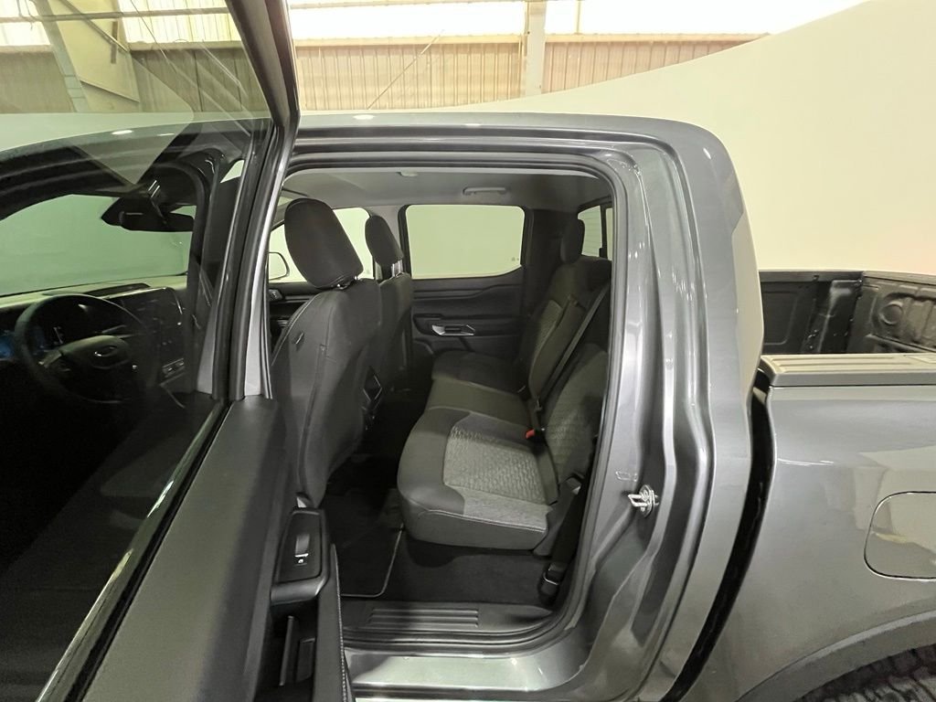 Used 2025 Gray Ford XLT image 18