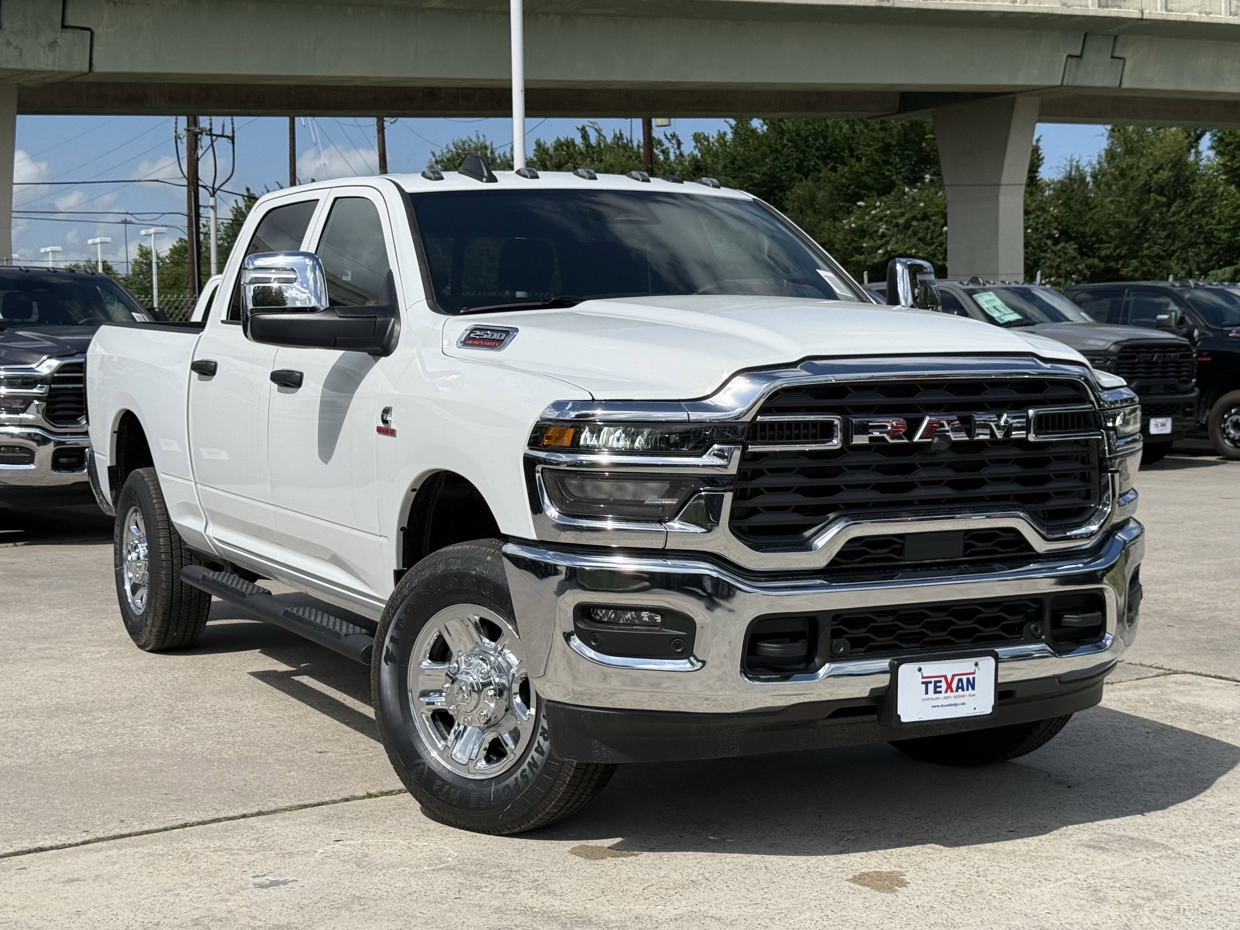 New 2026 Bright White Clear-Coat Exterior Paint RAM Tradesman image 2