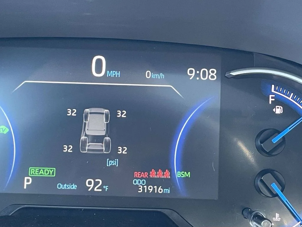 Certified Used 2024  Toyota XLE Premium image 30
