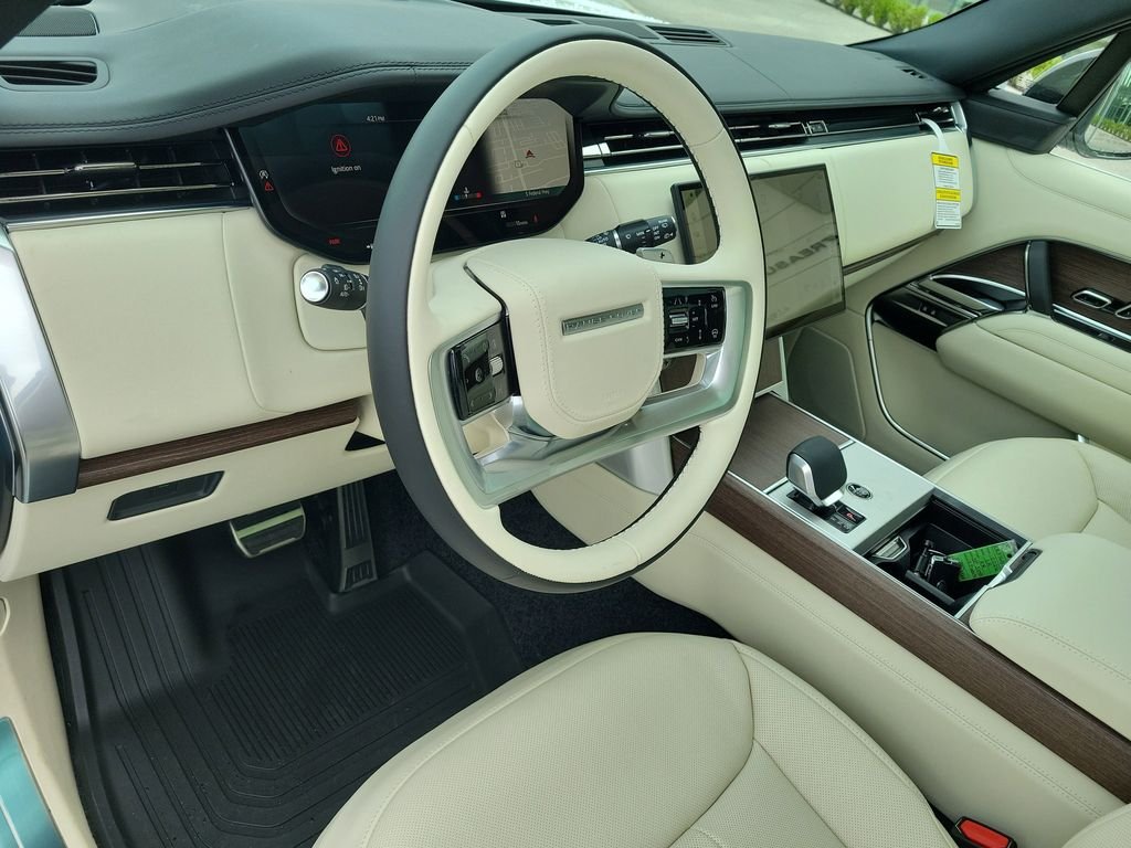New 2026 Ostuni Pearl White Land Rover SE image 25