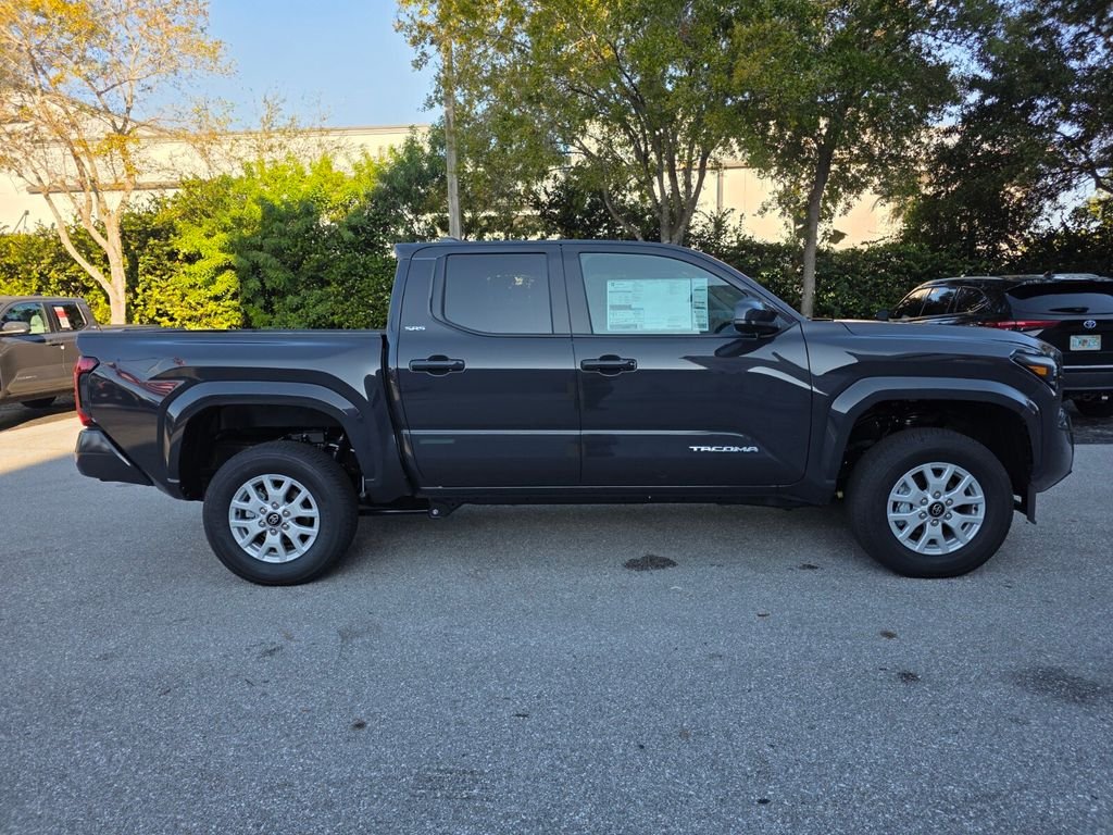 2026 Toyota Tacoma SR5 - Photo 12