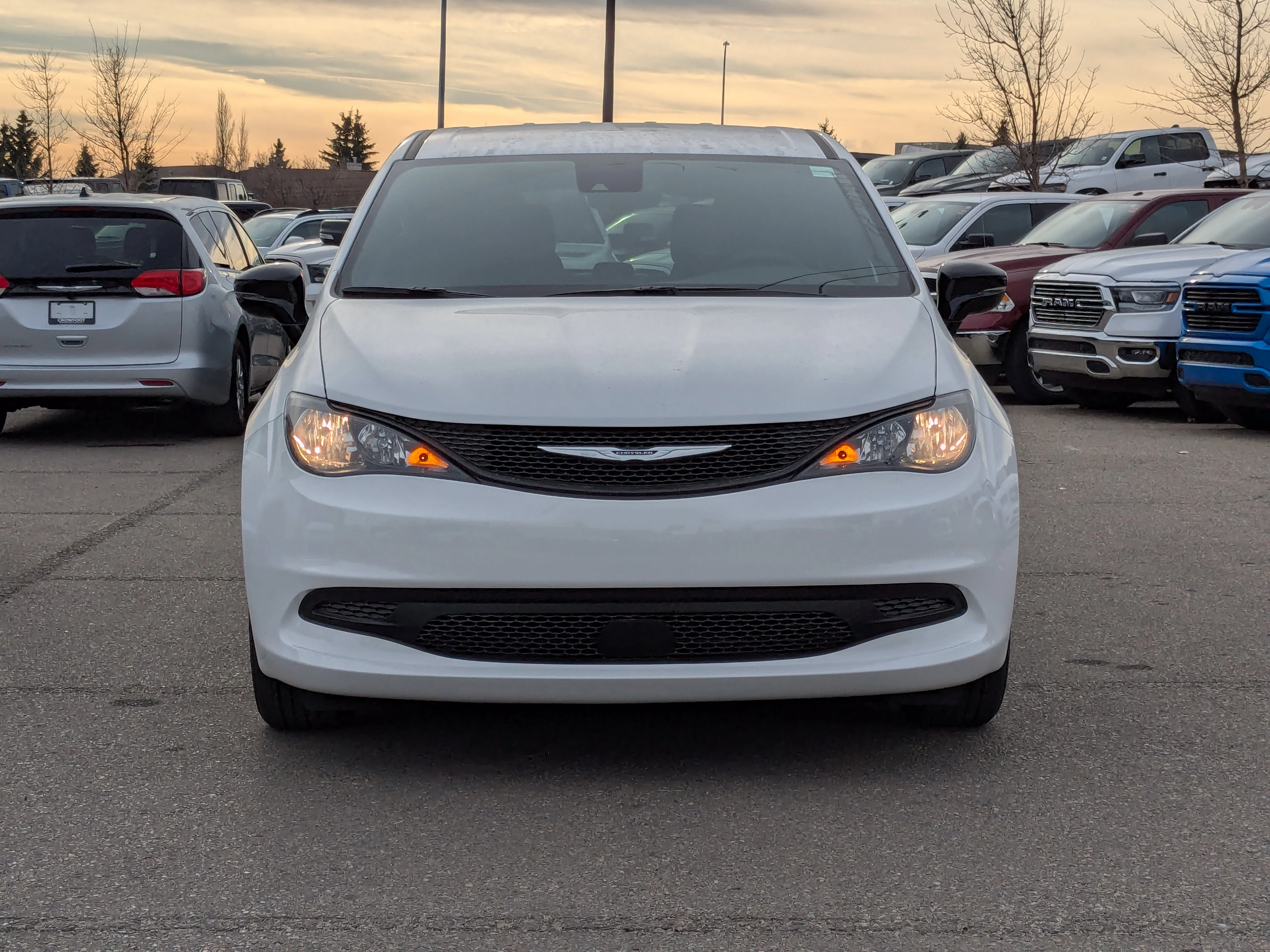New 2026 White Chrysler SXT - Power Liftgate - Power Sliding Doors - Leather - Remote Start image 3