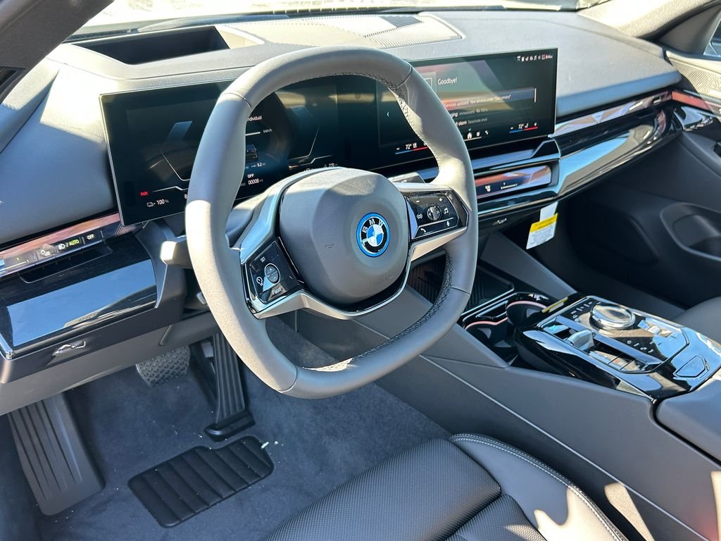 New 2027 Black Sapphire Metallic BMW eDrive40 image 13