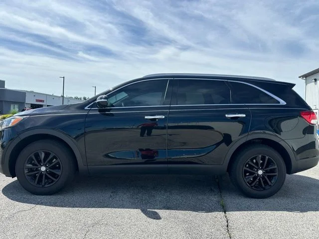 Used 2016 Black Kia LX image 10