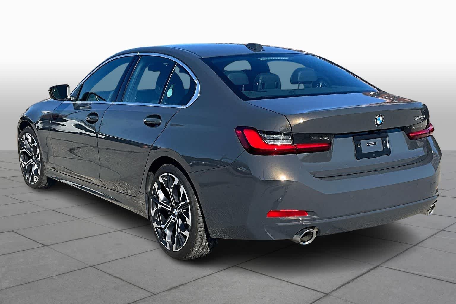 2026 BMW 3 Series 330i - Photo 9