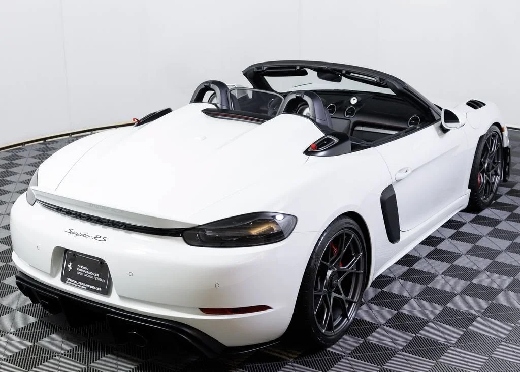 2025 Porsche 718 Spyder RS - Photo 18