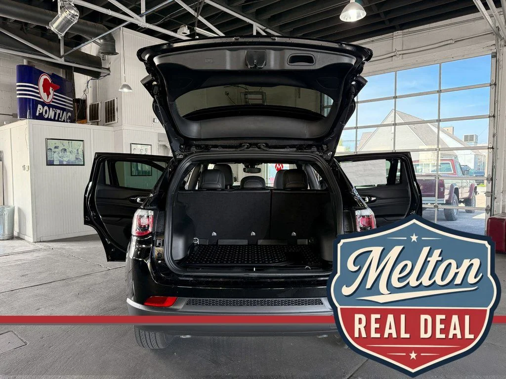 New 2025 Black Jeep Latitude image 17