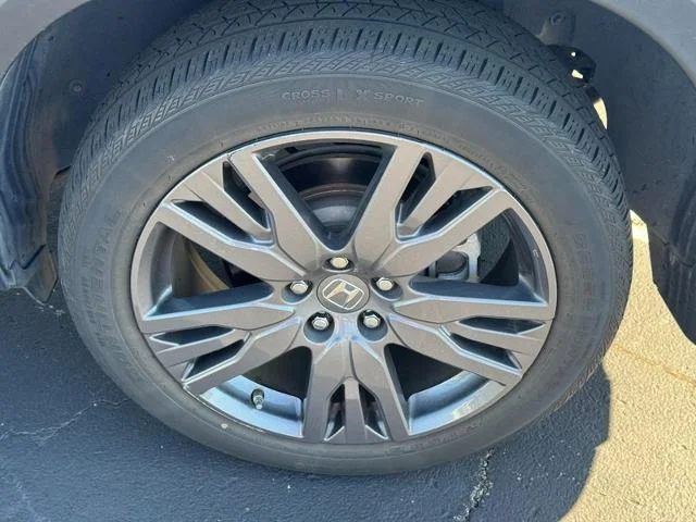 Used 2022 Lunar Silver Metallic Honda  image 8