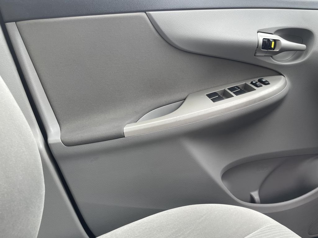 Used 2011 Gray Toyota LE image 14