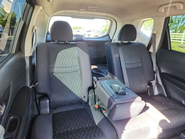 Used 2019 Gray Nissan SV image 28