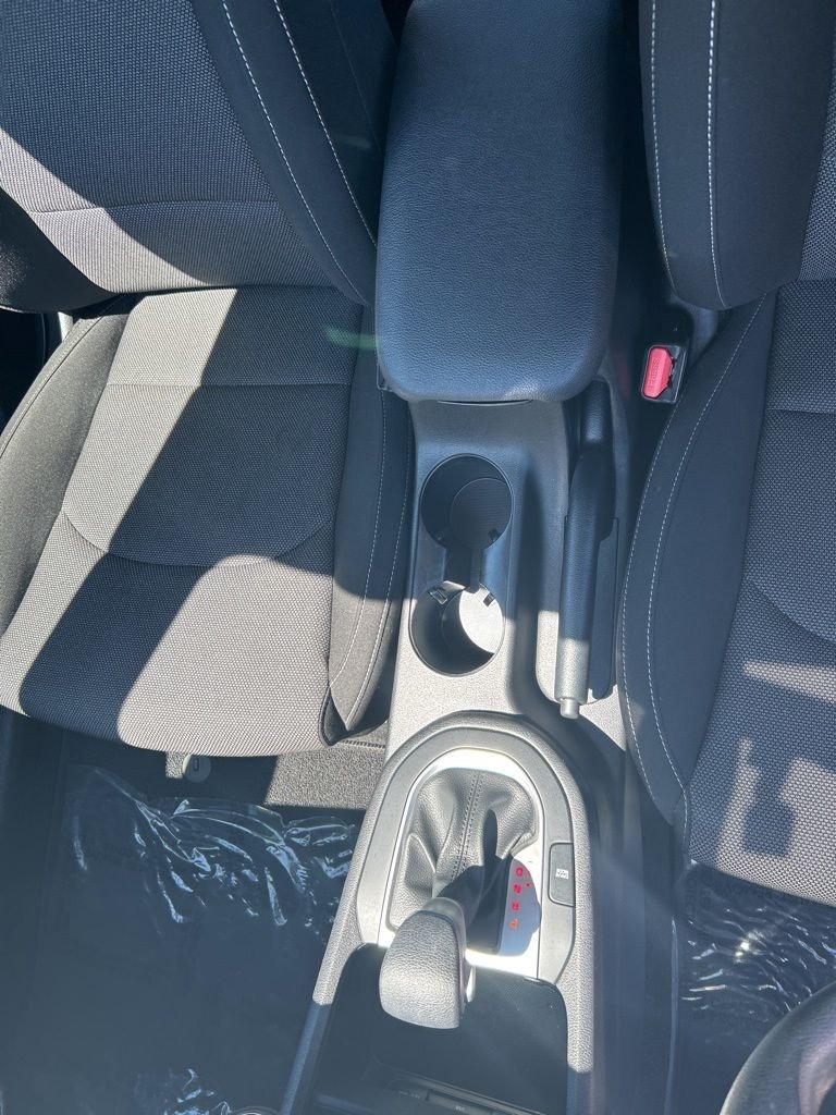 Used 2023 White Kia LXS image 15