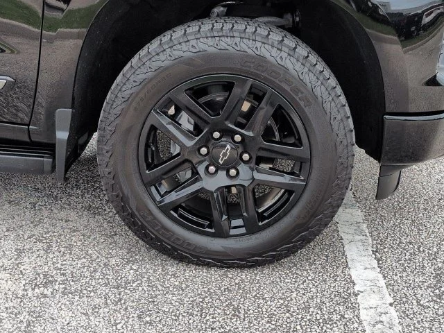 Used 2024 Black Chevrolet High Country image 11
