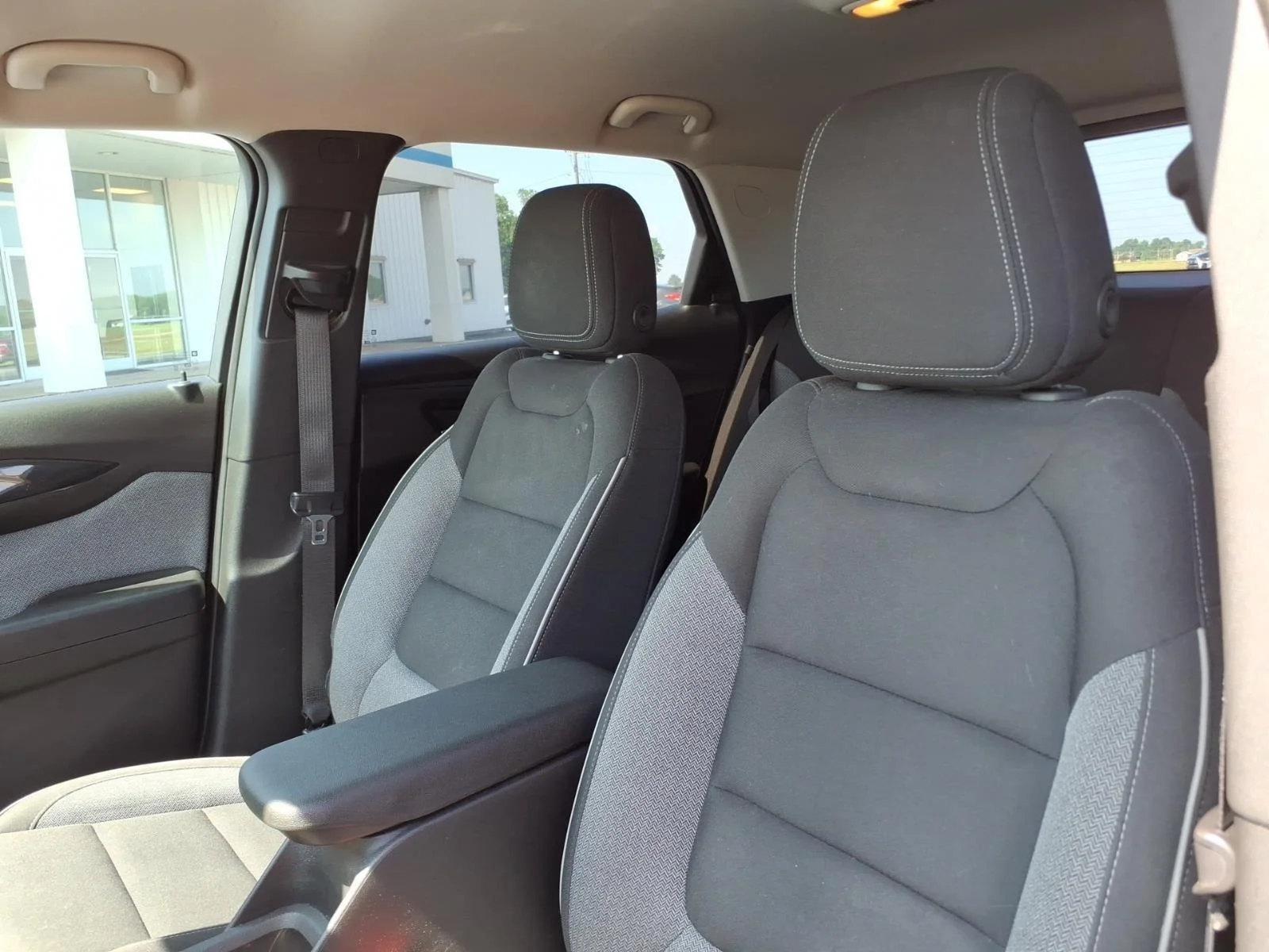 Used 2024 Summit White Chevrolet LT image 18
