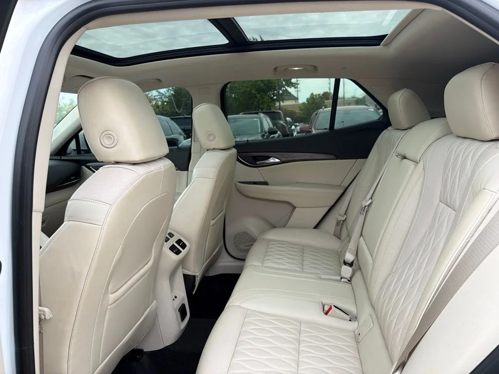 Used 2021 White Buick Avenir image 17