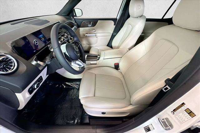 New 2026 Polar White Mercedes-Benz GLB 250 image 48