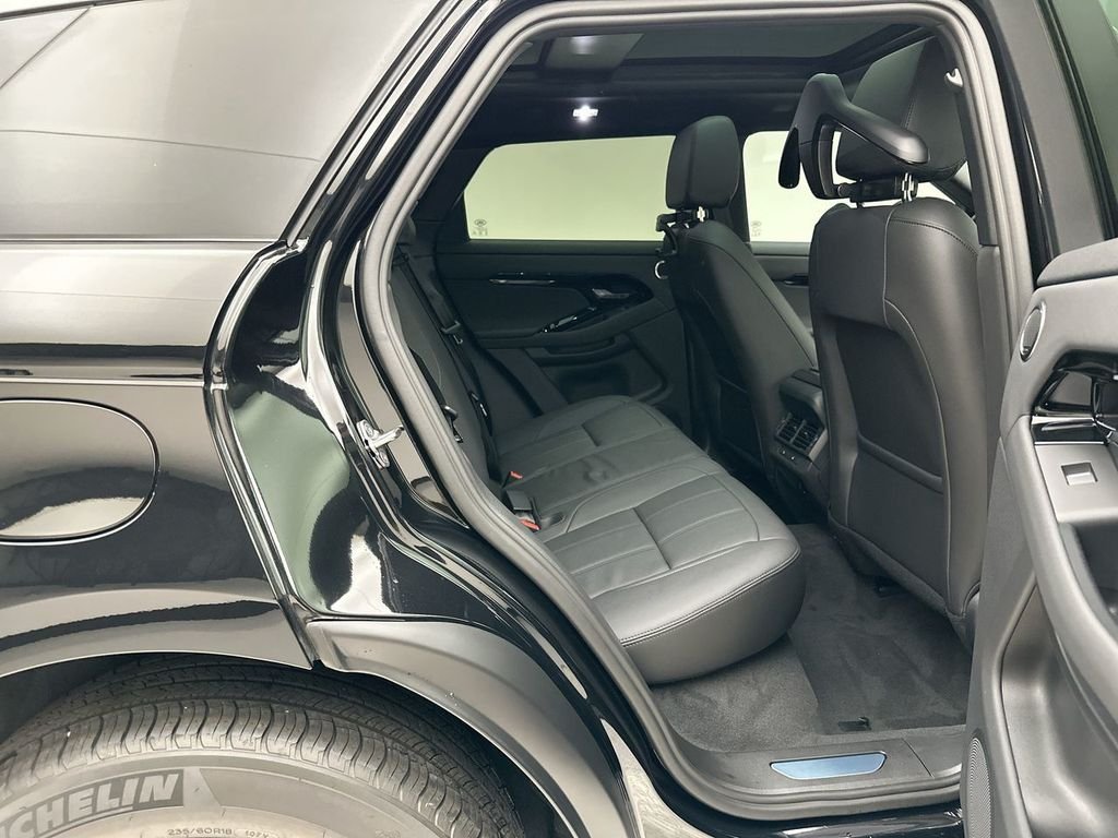 New 2026 Santorini Black Metallic Land Rover S image 7